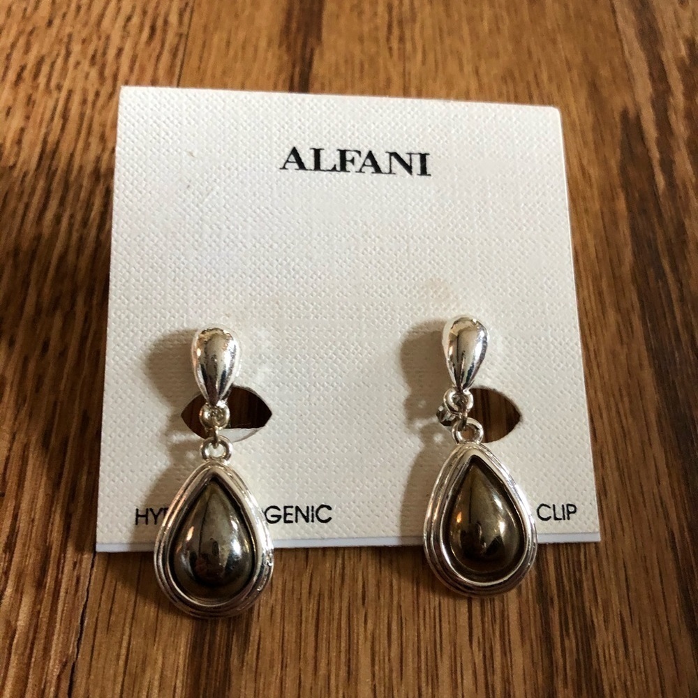 Alfani fashion teardrop earring clip
